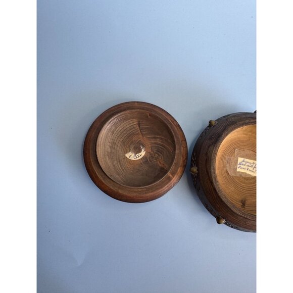 Antique Savoy Round Wooden Trinket Box With Brass Accents & Floral Design Circa - Picture 8 of 9